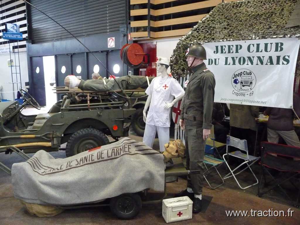 2011_epoquauto (85).jpg - 05/11/2011 - 69000 LYON - EPOQU'AUTO - 33ème Salon International Autos & Motos Anciennes - Jeep Club du Lyonnais